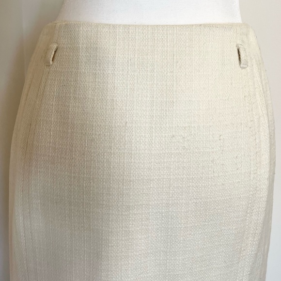 Classic Burberry wool blend knit pencil skirt! - Picture 6 of 15